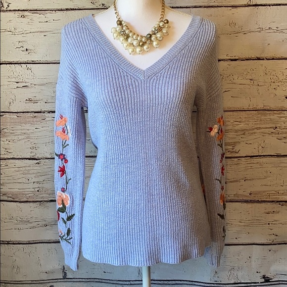American Eagle Outfitters Sweaters - American Eagle Blue Sweater flower sleeves XS